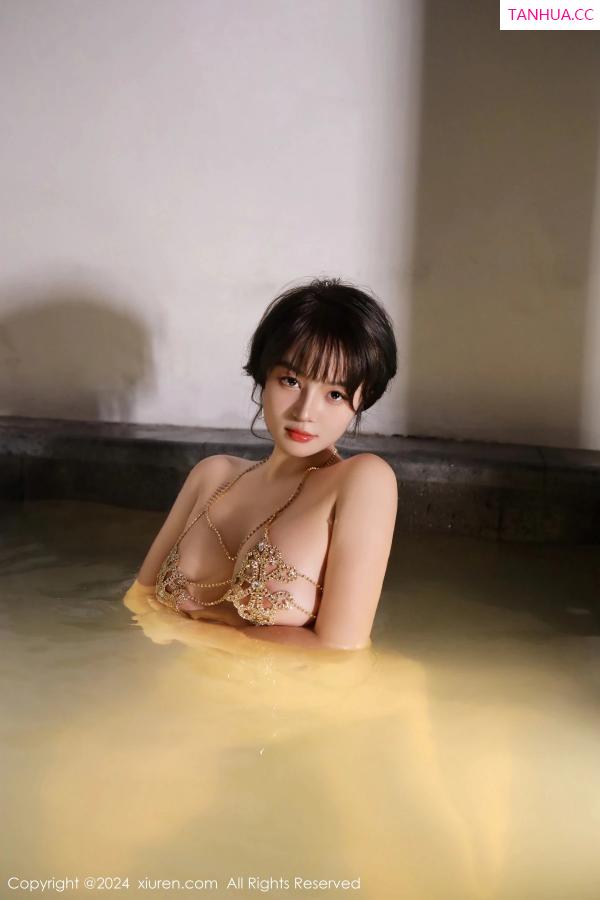   [XiuRen]高清写真图 2024.02.06 No.8075 沈思怡 丰腴美臀第13张图片